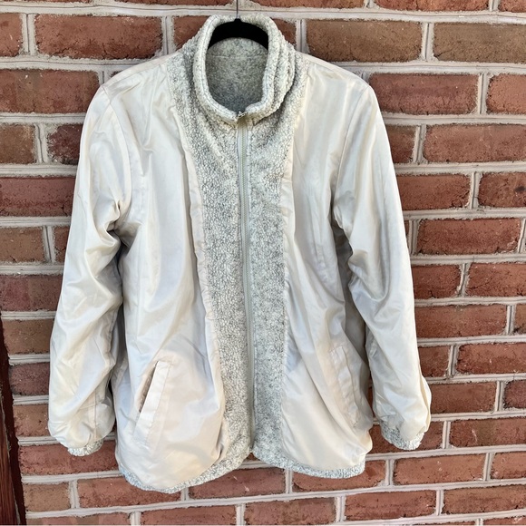 Reversible fleece coat. Great for walking, hiking, shopping and city streets M - Picture 10 of 13